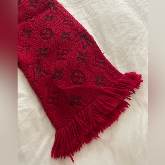 Louis Vuitton scarf - Picture 2 of 3